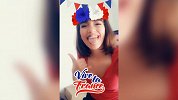 法国稳了！美女自拍吐舌+撑脸嘟嘴卖萌 半弯小蛮腰大露事业线