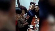 29岁农村小伙追求65岁老太半年终结婚 小伙坦言：不好追