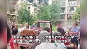 居民在5楼阳台养7头牛，恶臭熏天被投诉，相关部门介入将牛运走