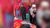 女子刮中百万大奖的彩票被彩票点抢回？官方：没抢夺，已调解处理