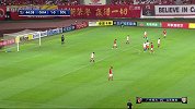 韦世豪带球推进无人盯防 突然起脚远射飞上看台