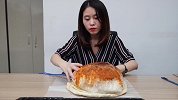 办公室小野火烧榴莲披萨, 外焦内韧, 比肩必胜客