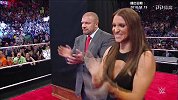 WWE-WWE-18年-英雄榜 系列：RAW 25年历史中六大令人瞠目结舌的经典结尾时刻