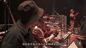外国小伙到中国马戏团演小丑，台上做了这个动作，全场笑趴！