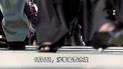 男子买奶茶时摸女性胸部被行拘14日，奶茶店：店员因此事很受伤