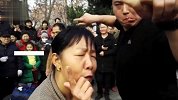 大妈小伙广场尬舞，疯狂摇摆抽筋