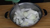 家常皮蛋冬瓜汤的做法，汤汁奶白是关键，味道鲜美一年四季都能喝