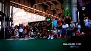 街球-13年-扣将背后换手+跃3人胯下 疯狂表演技惊四座-专题