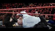 WWE-18年-慢动作重播：RAW第1293期 安格联手罗西击退史黛芙妮同HHH权力夫妇-专题
