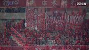 上港赛前热身严肃认真 八万人体育场座无虚席
