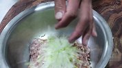 大葱饺子馅怎样做才好吃？大厨分享小技巧，比饭店卖的还要香