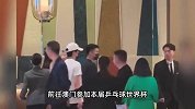 王楚钦澳门世界杯又遭女粉丝怼脸拍，忍无可忍后怒称：离我远点！