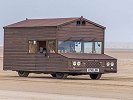 世界上跑得最快的小木屋，V8引擎四轮驱动，老外太有想象力