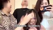 女生考出664分被姥姥抱脸亲，孩子妈妈：姥姥给了大红包