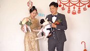 嫉妒使狗子面目全非！宠物狗一脚踹开新娘，扭头向新郎要亲亲