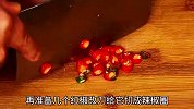 炒苦瓜许多人第一步就做错了，难怪不好吃，看酒店总厨是如何做的