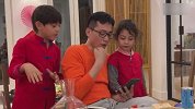 刘烨酒后行为不雅，与好友深夜醉倒路边，炮轰小鲜肉太矫情