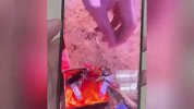 男子炫耀赃物称给警方上压力，要直播盗窃过程，被抓低头：现在我压力巨大