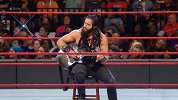 WWE-17年-RAW第1266期：希斯莱特变身猫王惹怒山姆森遭暴揍-花絮