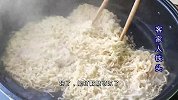 天冷吃什么好？试试这样一锅焖，有荤有素又好吃，直接当饭吃到饱