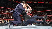 WWE-18年-RAW第1287期：啤酒怎能少！奥斯丁回归对饮老麦 赠其父子断头台大礼-花絮