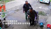 瘫痪的8旬母亲重新站立，哥哥第一时间通过监控向弟弟报喜：能走路了！