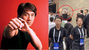 任达华被刺伤后，成龙主动雇女保安，而这位更是穿起了防弹衣