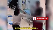 孙女手术奶奶在门外急晕倒地，老人醒来第一句话：孩子咋样了？