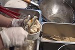 满大街的油炸小吃，这家味比较特别哦！