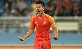 国奥读秒绝平朝鲜！林良铭人群中高高跃起头槌破门
