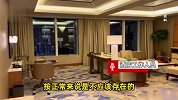 广西一网友入住1700元套房，竟发现床上有大量毛发假睫毛，酒店回应