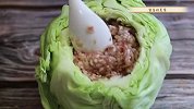 大厨将包菜掏空，被老板嫌浪费，没想到日销80份，成为店里招牌菜