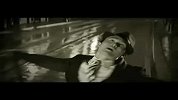 生活-街头惊现雨中曲经典舞步（crazy版）