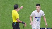 哈桑“战术犯规”逗乐彭欣力！申花反击哈桑躲避不及撞满怀