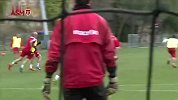 法甲-1314赛季-贝巴球队训练状态佳 戏耍门将大小门一起过-新闻