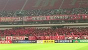 震撼！亚冠中韩大战前八万人齐声《歌唱祖国》