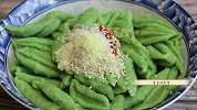 剩菜叶放到绞肉机里，出锅瞬间变美味，第一次见这种做法，真解馋