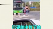 灵魂舞者的奇葩舞姿，你们的身影总是充满自信