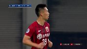 上港后防真空被打穿 贺惯禁区内及时出现将球停住