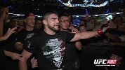 UFC-15年-UFC188赛后：暴怒维拉斯奎兹后台大肆宣泄-专题