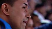 终场哨响！阿根廷队友和贝宁球员纷纷上前拥抱梅西