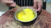 “苦瓜炒鸡蛋”怎么做好吃？只需掌握这一招，苦瓜不苦，鸡蛋滑嫩