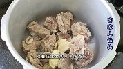 天冷多吃萝卜，加3斤排骨教你过瘾吃法，喷香好吃，做法还很简单