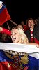 俄罗斯球迷红场酒吧边上齐唱国歌庆祝胜利