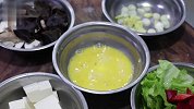 大厨教你家常三鲜豆腐做法，味道嫩滑鲜美，营养搭配好家人都爱吃