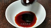 洋葱炒鸡蛋怎么做好吃，学会这样做，鸡蛋鲜嫩不老，洋葱脆香入味