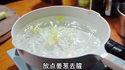 葱油鲈鱼这样做，简单省事鲜嫩美味，一学就会的一道硬菜