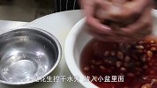 “水煮花生米”好吃有诀窍，搭配这两样食材，清脆爽口，百吃不腻