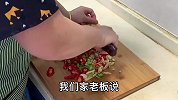 童年的味道小河虾炒辣椒，色泽通透，辣度适中，下饭必备！
