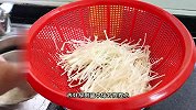 金针菇豆腐虾煲，一锅老婆孩子吃一次就念念不忘的下饭菜，太香了